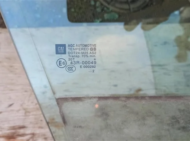 Стекла и зеркала для Opel Zafira C 2011-2015 на фотографиях