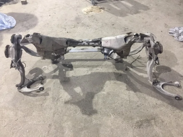 Подрамник двигателя для BMW 5er Ф10 Rest. 2014-2017 на фотографиях