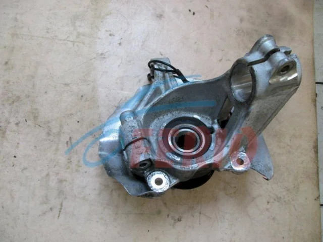 Кулак поворотный левый для Land Rover Range Rover Evoque L538 2011-2015 на фотографиях