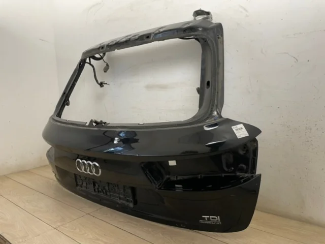 Крышка багажника для Audi Q7 4M 2015+ на фотографиях