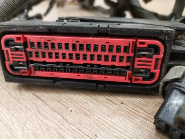 Проводка моторного отсека для Mercedes-Benz GL class X164 2006-2012 на фотографиях