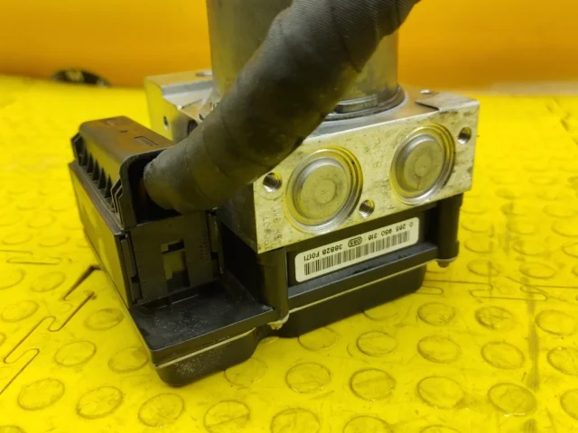 Блок ABS для BMW 5er Е60 2003-2010 на фотографиях