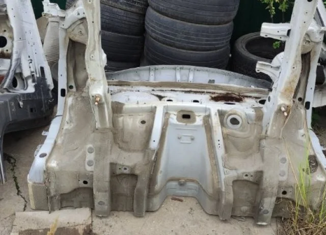 Лонжерон передний правый для Hyundai Solaris 1 рестайлинг 2014-2017 на фотографиях