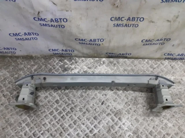 Усилитель переднего бампера для Volvo C30 MK 2006-2013 на фотографиях