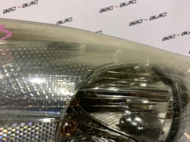 Фара правая для Volvo C30 MK 2006-2013 на фотографиях