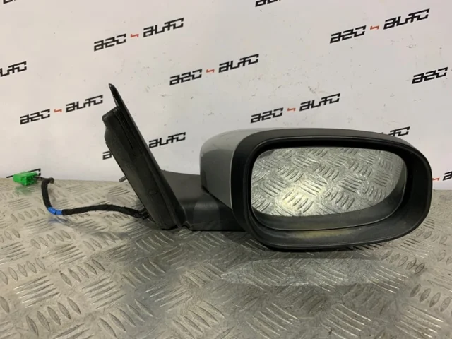 Зеркала для Volvo C30 MK 2006-2013 на фотографиях