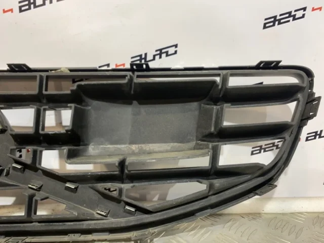 Решетка радиатора для Volvo S60 FS II rest 2013-2018 на фотографиях