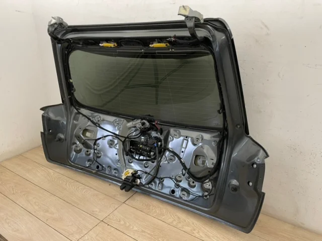 Дверь багажника для Audi Q7 4M 2015+ на фотографиях