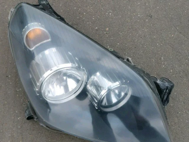 Фара правая для Opel Astra H Седан 2004-2014 на фотографиях