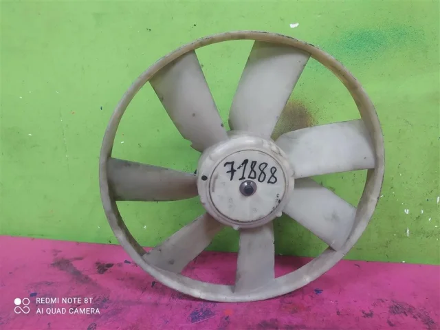 Вентилятор радиатора охлаждения ДВС для Volkswagen Golf III (1H5)Универсал (EU) 1991-2001 на фотографиях