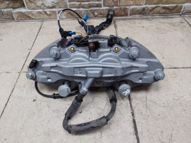 Суппорт передний левый для Mercedes-Benz E class W213 2016-2023 на фотографиях