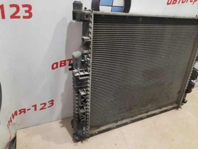 Радиатор охлаждения ДВС для Mercedes-Benz M class W164 2005-2011 на фотографиях