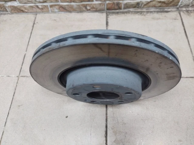 Диски тормозные задние (комплект) для Mercedes-Benz E class W213 2016-2023 на фотографиях