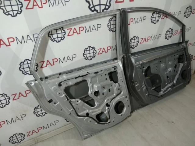 Двери для Nissan Tiida SC11 Седан 2007-2014 на фотографиях