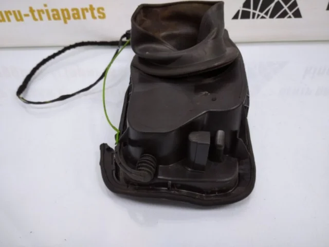 Лючок топливного бака для BMW X3 F25 2010-2017 на фотографиях