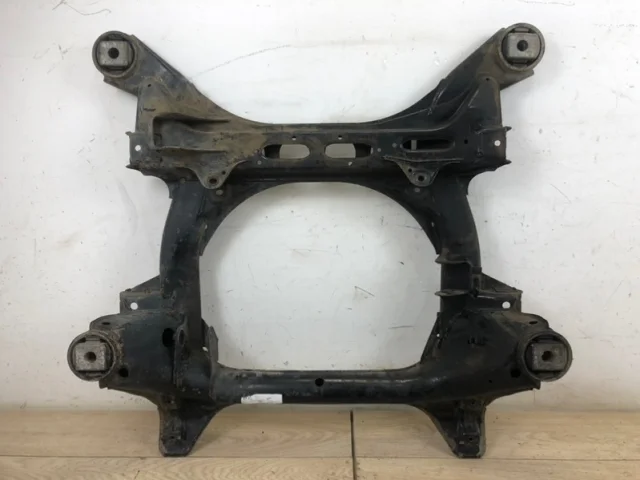 Подрамник двигателя для Volkswagen Touareg I (7L) 2002-2010 на фотографиях