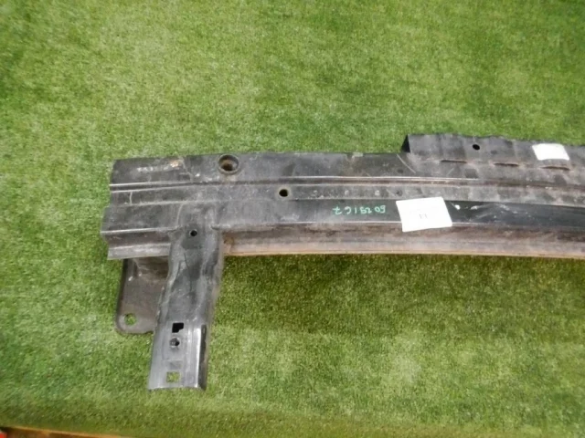 Усилитель бампера передний верхний для Hyundai i40 1 Седан 2011-2015 на фотографиях