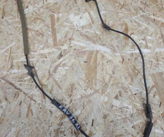 Датчик ABS задний левый для Toyota RAV4 XA30 2005-2012 на фотографиях