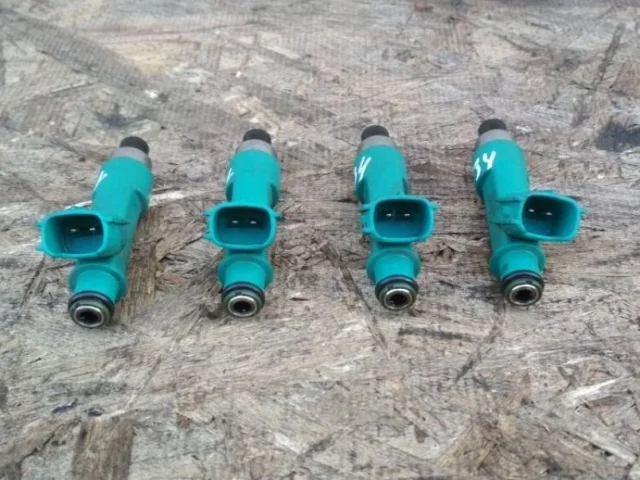 Форсунка топливная для Suzuki Grand Vitara 2005-2014 на фотографиях