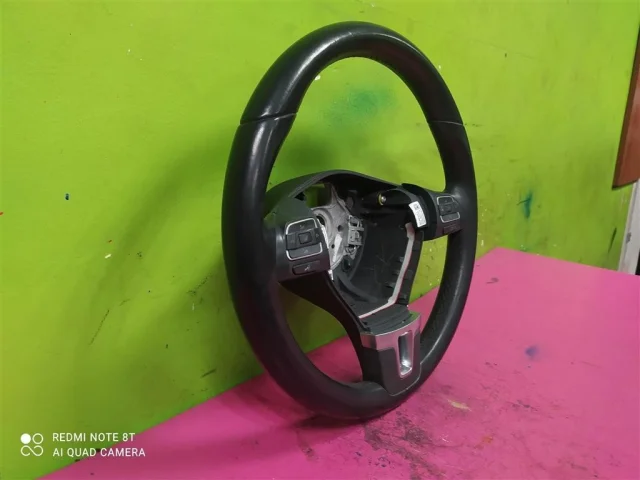 Руль для Volkswagen Jetta 6 2010-2019 на фотографиях