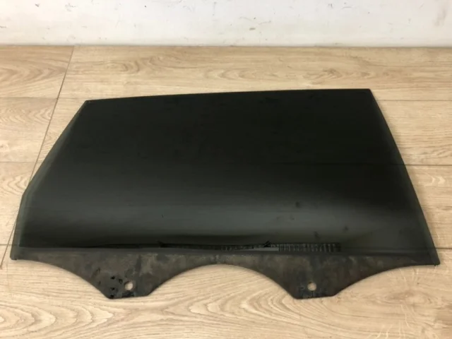 Стекло двери заднее правое для Audi Q7 4L 2005-2015 на фотографиях