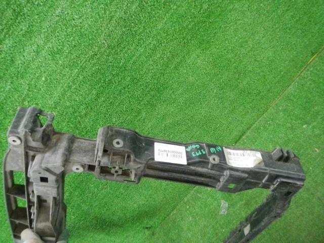 Панель радиатора (телевизор) для Volkswagen Golf VII (5G) 2012-2017 на фотографиях