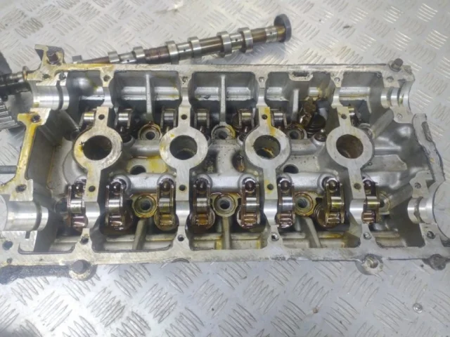 ГБЦ для Renault Logan 2007-2012 (Универсал KS) на фотографиях