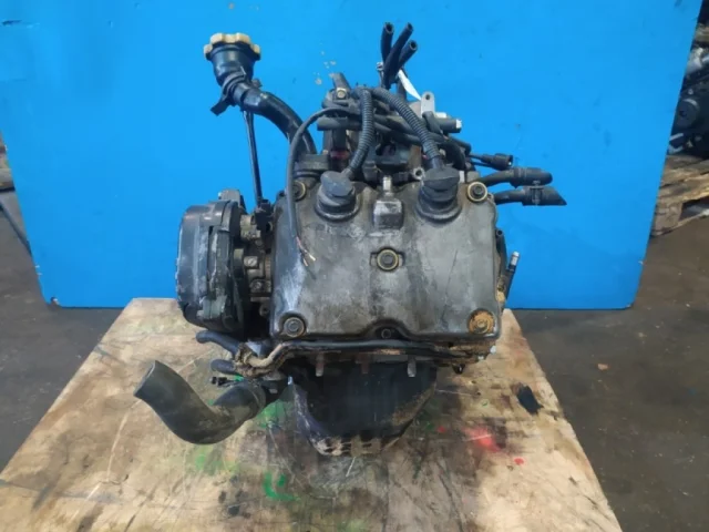 Двигатель без навесного для Subaru Legacy B4 BE 1998-2003 на фотографиях