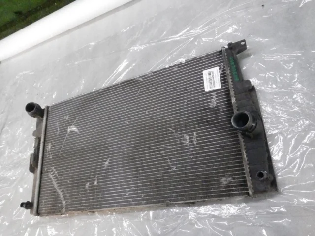 Радиатор охлаждения ДВС для BMW 3er F30 2011-2019 на фотографиях