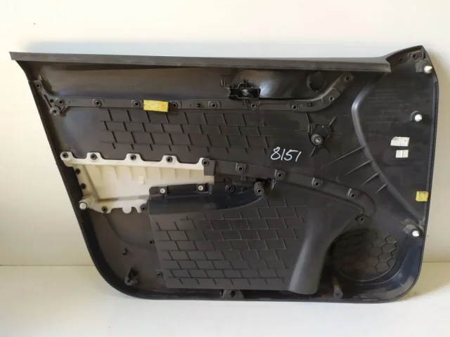 Уплотнитель передней правой двери для Skoda Rapid I rest NH3 2017-2020 на фотографиях