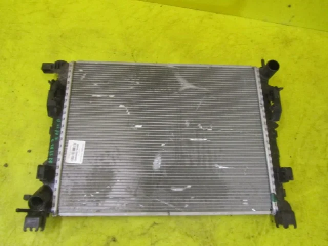 Радиатор охлаждения ДВС для Renault Sandero BS 2007-2014 на фотографиях