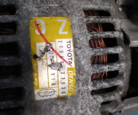 Генератор для Toyota Corolla E140/E150 Седан 2006-2013 на фотографиях