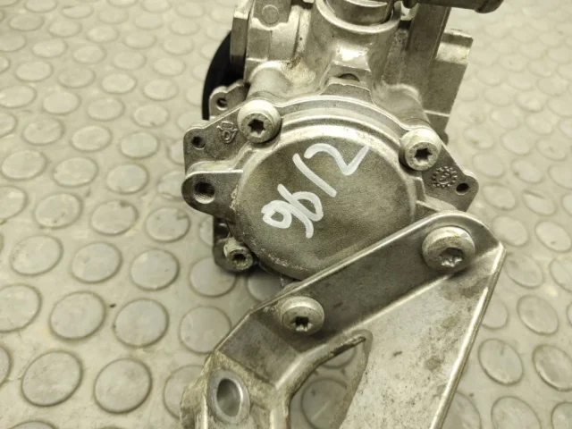 Насос ГУР для BMW X3 Е83 2003-2010 на фотографиях