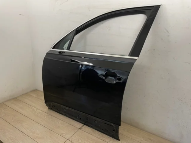 Накладка на дверь передняя левая для Audi Q7 4M 2015+ на фотографиях