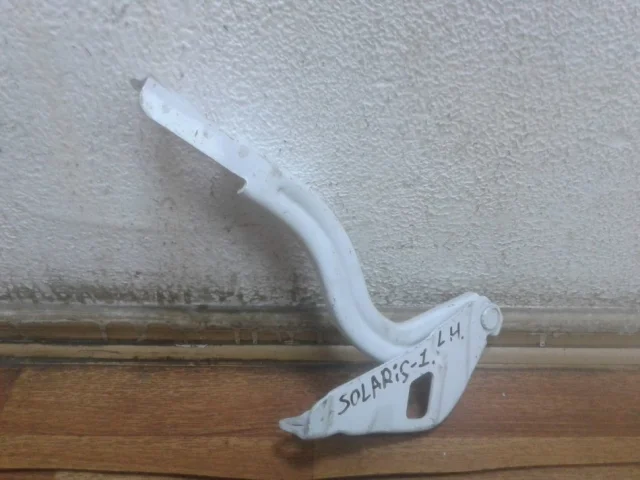 Петля капота левая для Hyundai Solaris 1 RB (2011-2013) на фотографиях