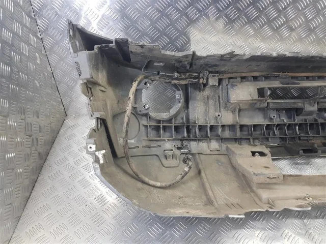 Бампер передний для Land Rover Discovery L319 2004-2009 на фотографиях