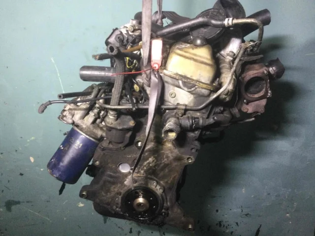 Двигатель без навесного для Volkswagen Passat Variant (B3, Typ 35i) 1988-1993 на фотографиях