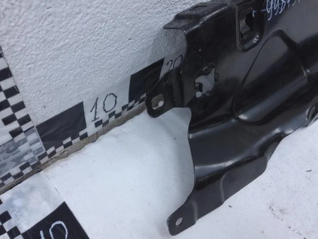 Панель радиатора (телевизор) для BMW X5 G05 2018+ на фотографиях