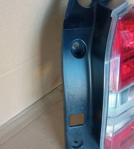 Фонарь правый для Subaru Forester SJ 2013-2016 на фотографиях