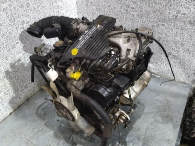 Двигатель без навесного для Mitsubishi Pajero V60 3dr 1999-2006 на фотографиях