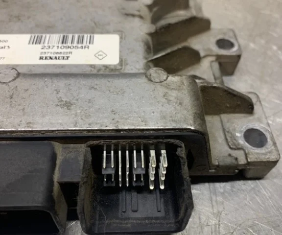 Блок управления двигателем для Renault Logan 2018+ (L8 rest.) на фотографиях