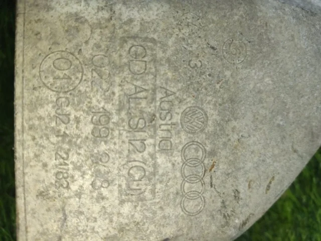 Кронштейн подушки двигателя для Volkswagen Touareg II (7P5) 2010-2014 на фотографиях