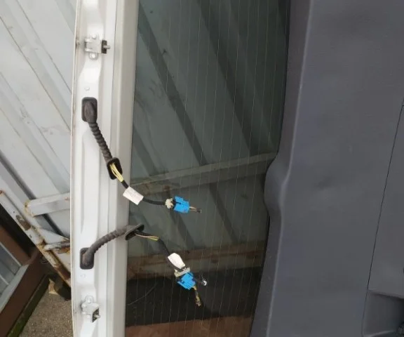 Дверь багажника для Volkswagen Touran 1T 2003-2015 на фотографиях