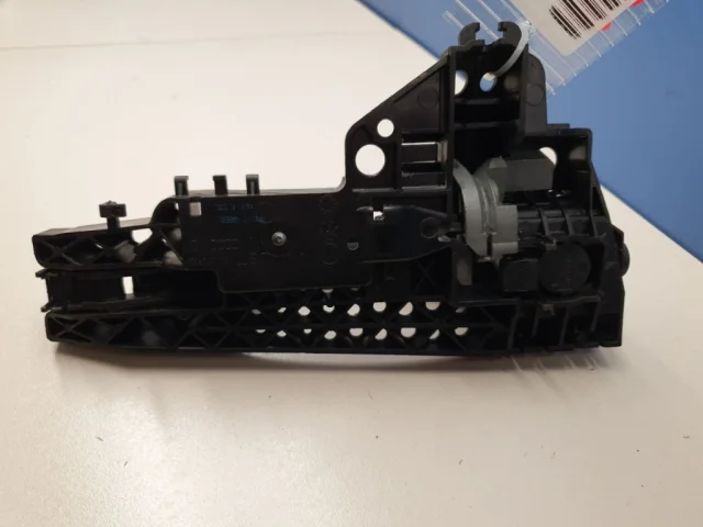 Ручка двери передняя левая внешняя для Audi Q5 8R 2008-2016 на фотографиях