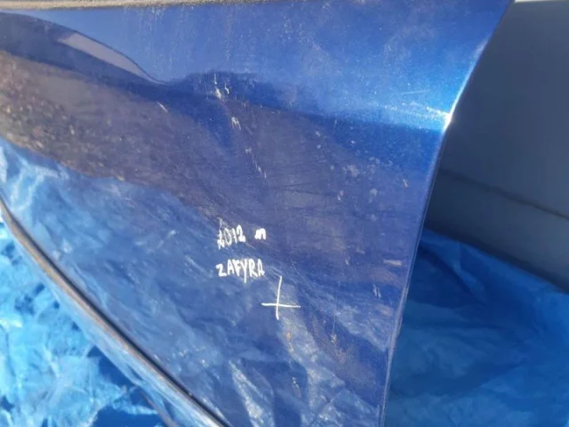 Крышка багажника для Opel Zafira B 2005-2015 на фотографиях