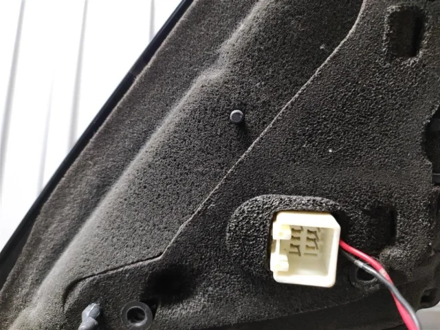 Стекла и зеркала для Mazda 3 BK Хэтчбек 2003-2009 на фотографиях