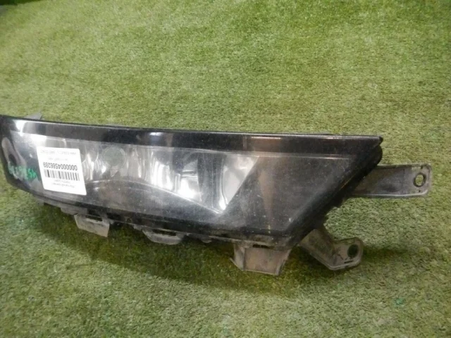 Противотуманка (ПТФ) передняя правая для Skoda Rapid I rest NH3 2017-2020 на фотографиях