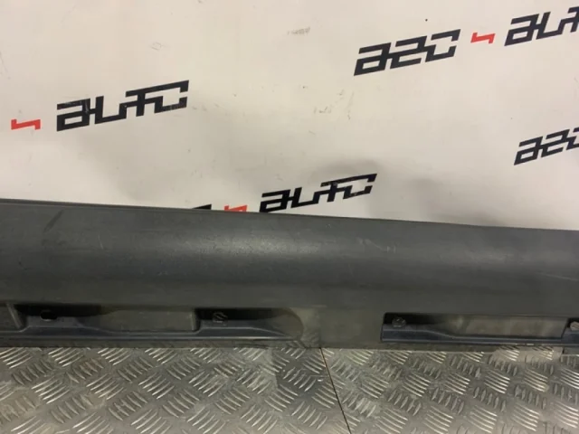 Накладка порога левая для Volvo C30 MK 2006-2013 на фотографиях