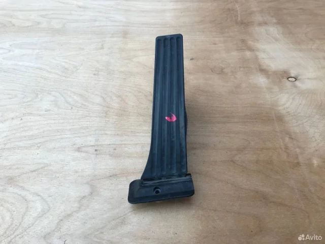 Электронная педаль газа для BMW 3er Е91 Touring 2006-2012 на фотографиях