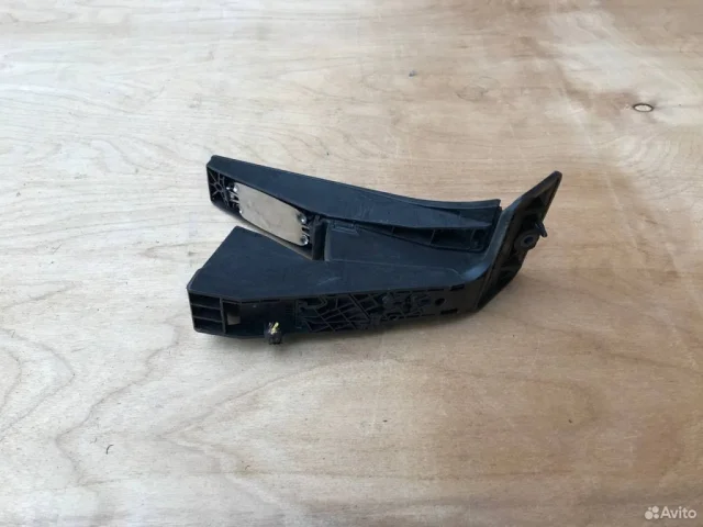 Электронная педаль газа для BMW 3er Е91 Touring 2006-2012 на фотографиях